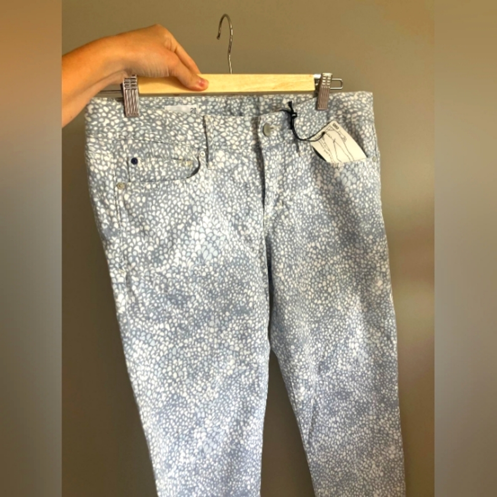 Gap skinny jeans 1969 BNWT blue and white Sz 28